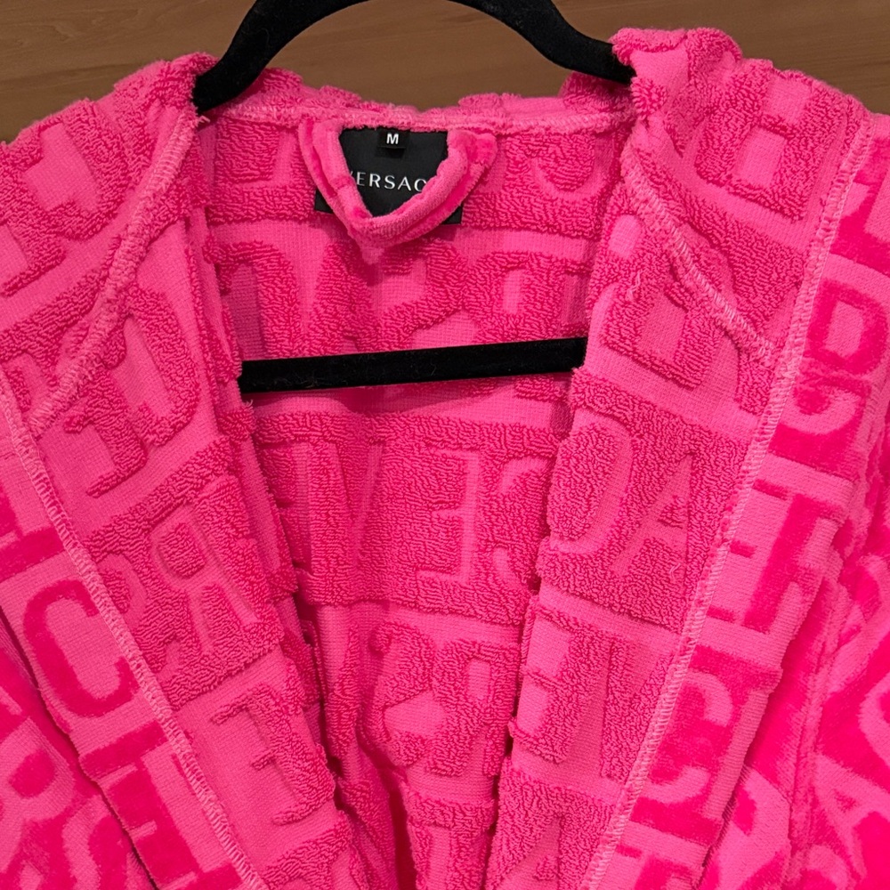 Versace Fuchsia and Gold Patterned Robe - Picture 2 of 4